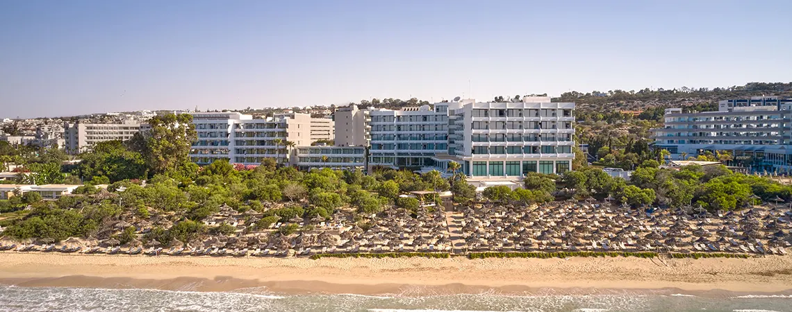 Aussenansicht Hotel Grecian Bay in Aiya Napa - Zypern